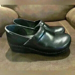 Dansko Black Clogs Size 40 US 9.5-10